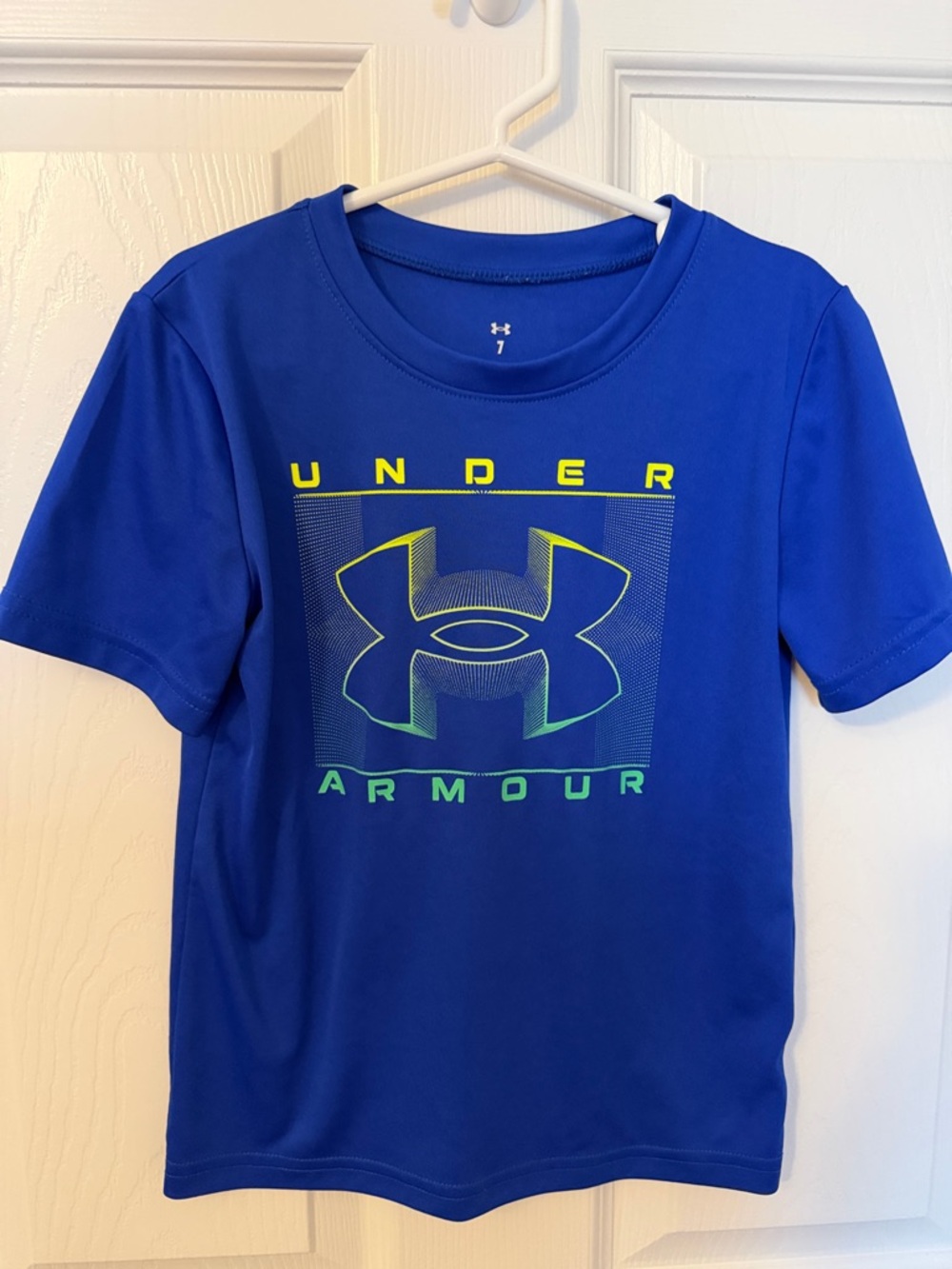 Under Armour Boys Blue Poly Short-Sleeve Logo Tee with Neon Accent